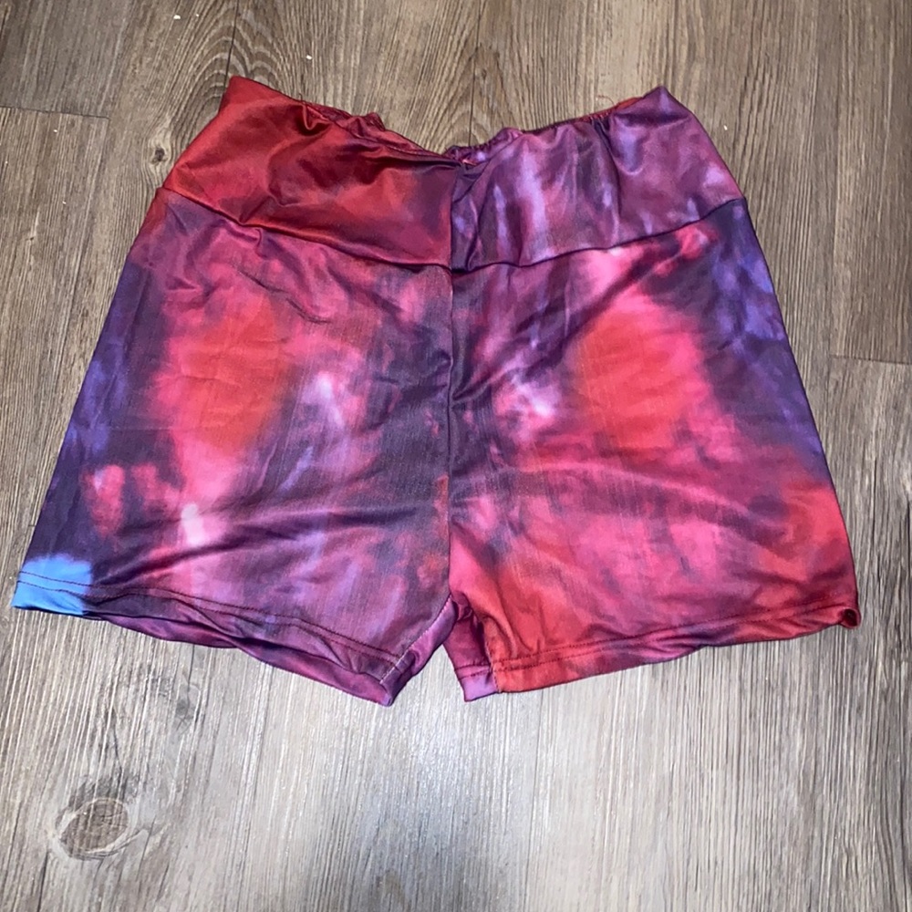 YOGA BOOTY SHORTS